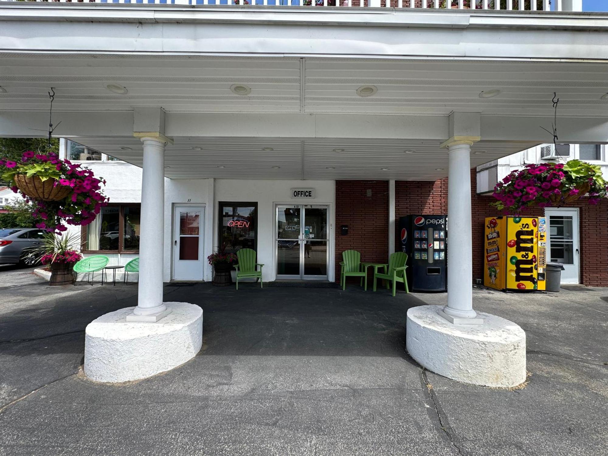 O'Sullivan'S Motel Лейк Джордж Екстериор снимка