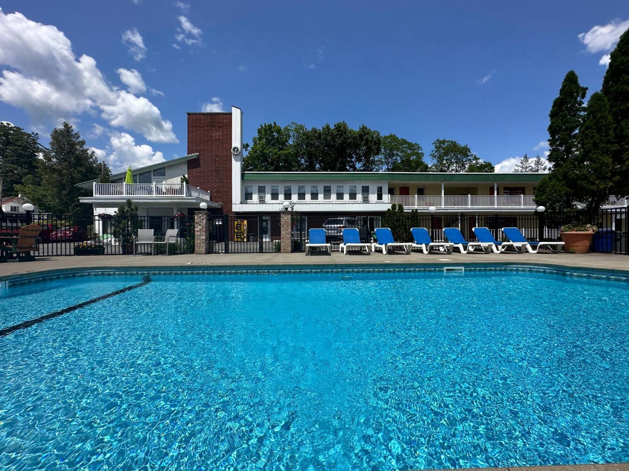 O'Sullivan'S Motel Лейк Джордж Екстериор снимка