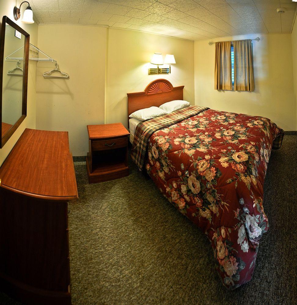 O'Sullivan'S Motel Лейк Джордж Екстериор снимка