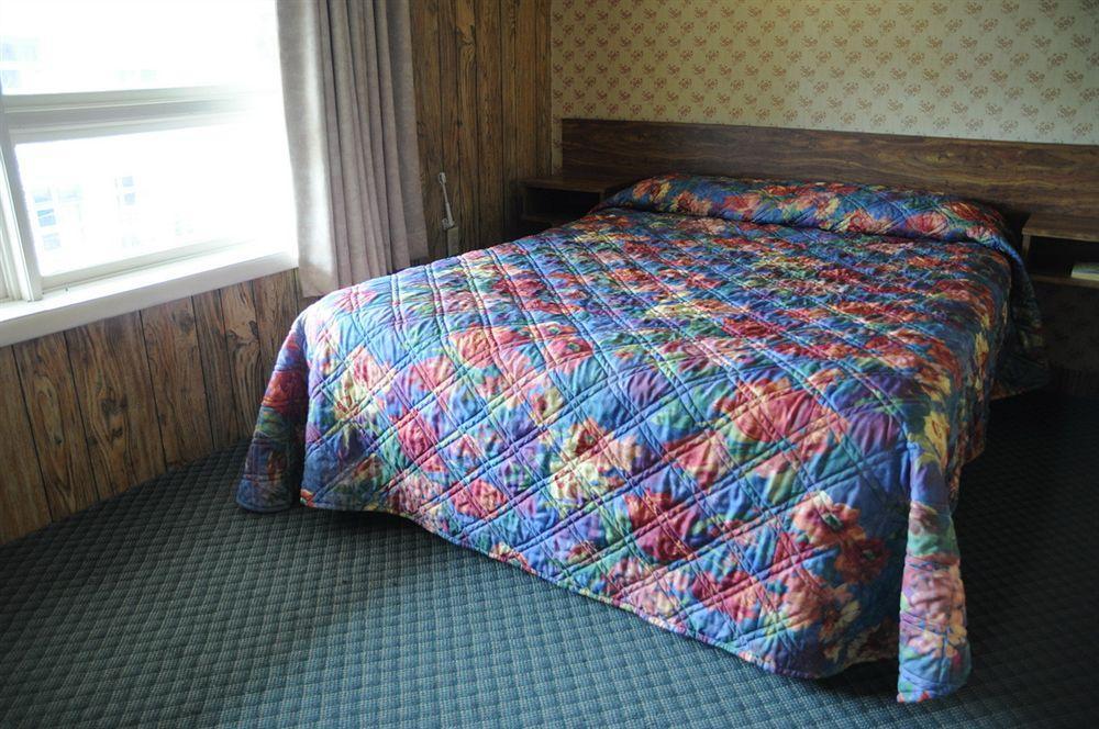 O'Sullivan'S Motel Лейк Джордж Екстериор снимка