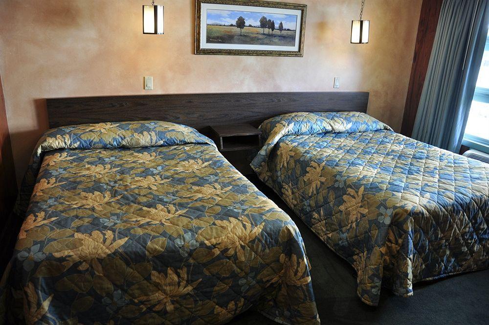 O'Sullivan'S Motel Лейк Джордж Екстериор снимка