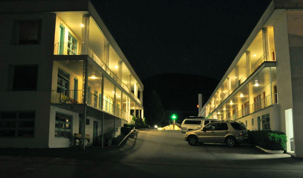 O'Sullivan'S Motel Лейк Джордж Екстериор снимка