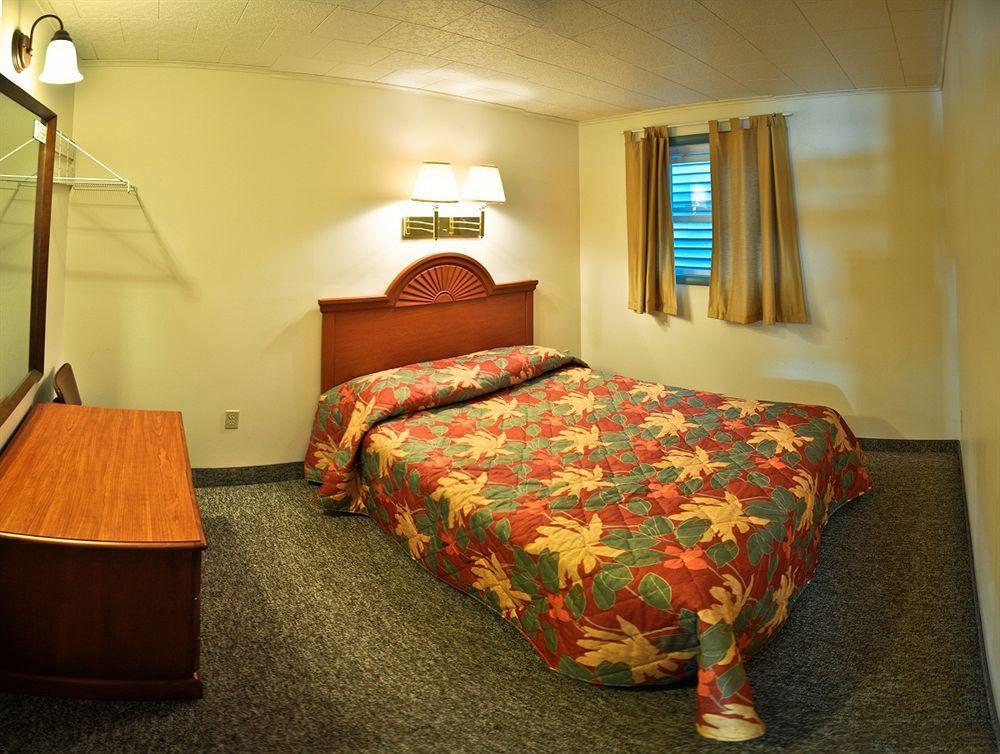 O'Sullivan'S Motel Лейк Джордж Екстериор снимка