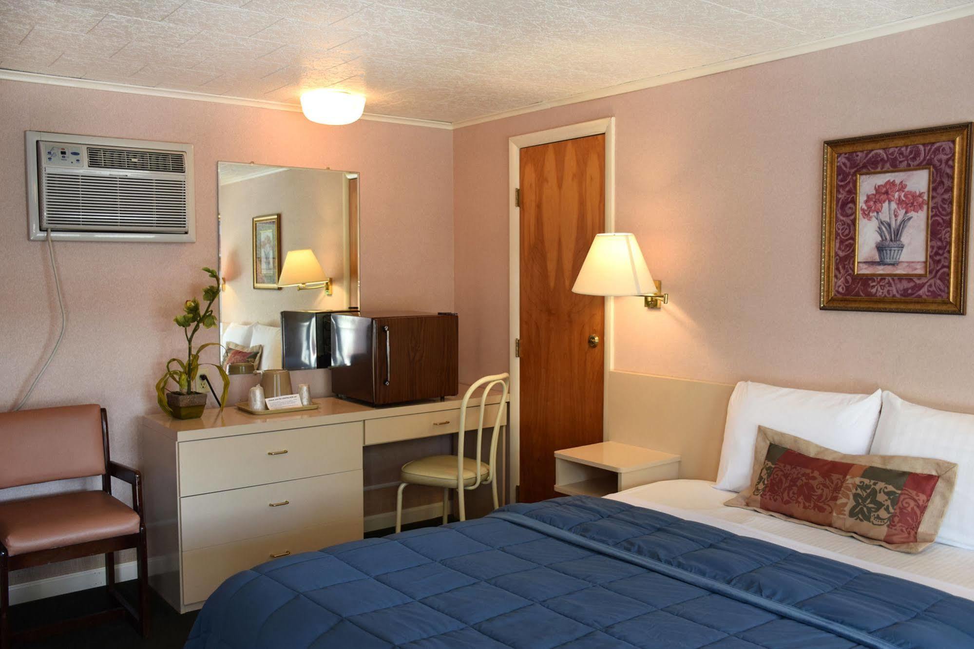 O'Sullivan'S Motel Лейк Джордж Екстериор снимка